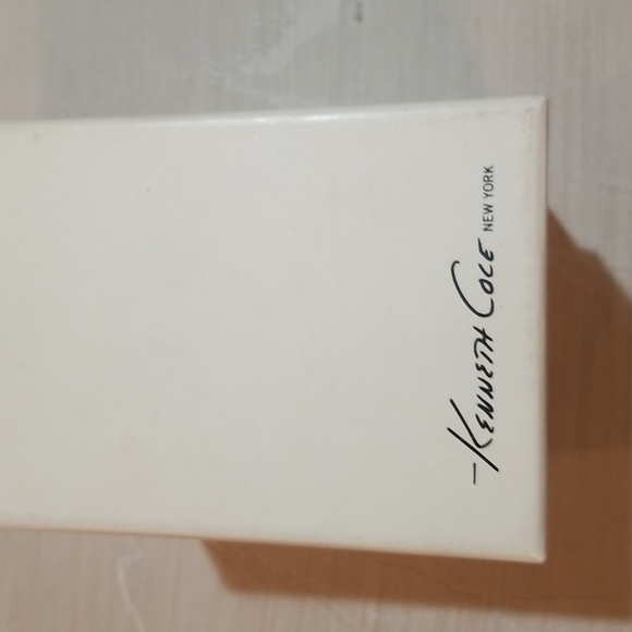 Kenneth Cole watch - Picture 6 of 6